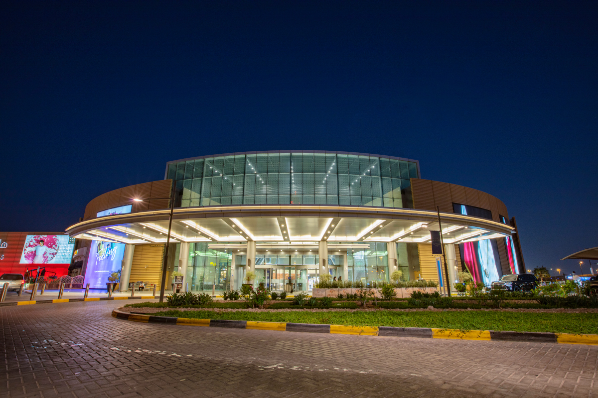 dubai-festival-plaza-unveils-football-frenzy-fan-zone-me-retail-news
